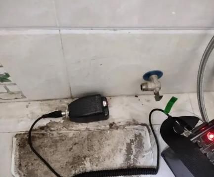 于洪屋顶漏水维修公司分享下卫生间漏水的危害及解决方法